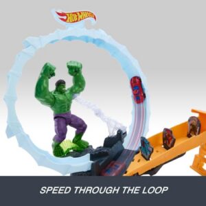 Spider-Man & Hulk Smash Down Playset with 1 Die-Cast Superstar Speeders Vehicle